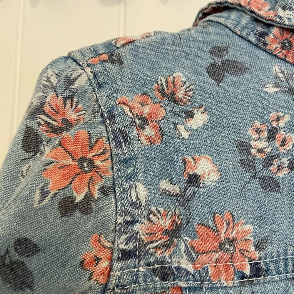 Little Lass‎ girl’s floral denim cropped jacket — size 4